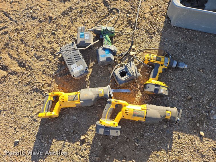 image for item EV5901 Assorted tools