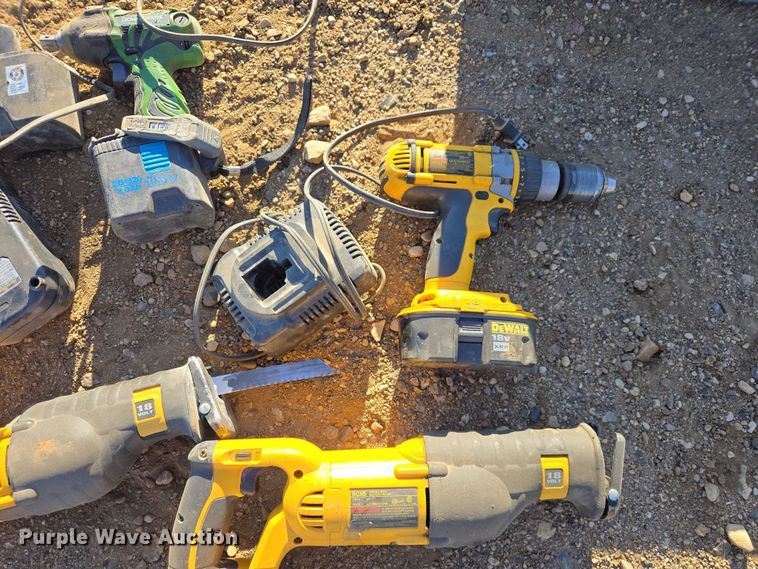 image for item EV5901 Assorted tools