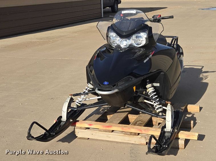 image for item EV5943 2011 Polaris 600 IQ Shift snowmobile