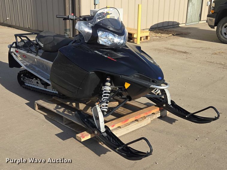 image for item EV5943 2011 Polaris 600 IQ Shift snowmobile