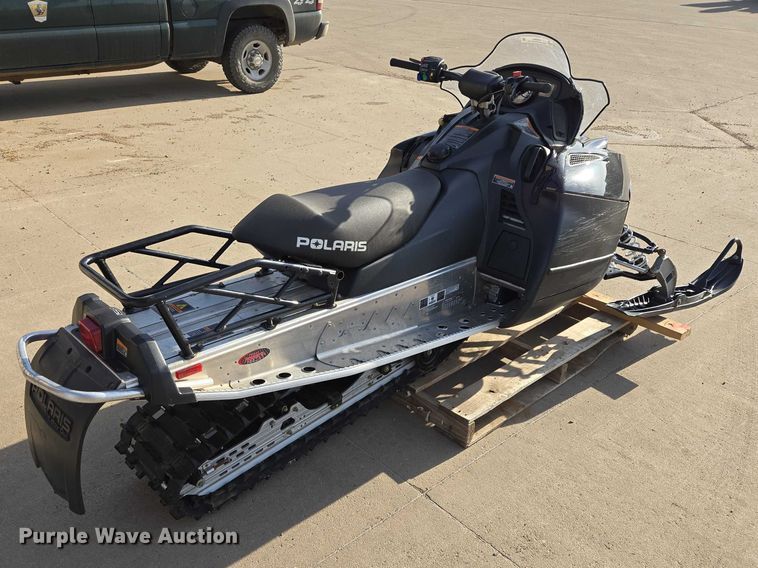 image for item EV5943 2011 Polaris 600 IQ Shift snowmobile