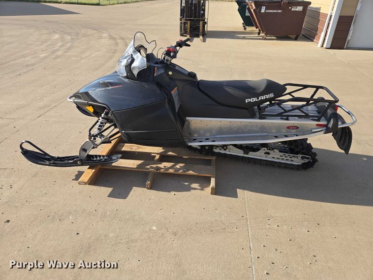 image for item EV5943 2011 Polaris 600 IQ Shift snowmobile