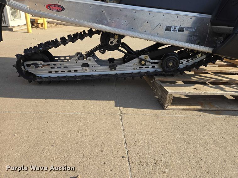 image for item EV5943 2011 Polaris 600 IQ Shift snowmobile