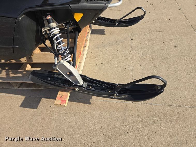 image for item EV5943 2011 Polaris 600 IQ Shift snowmobile