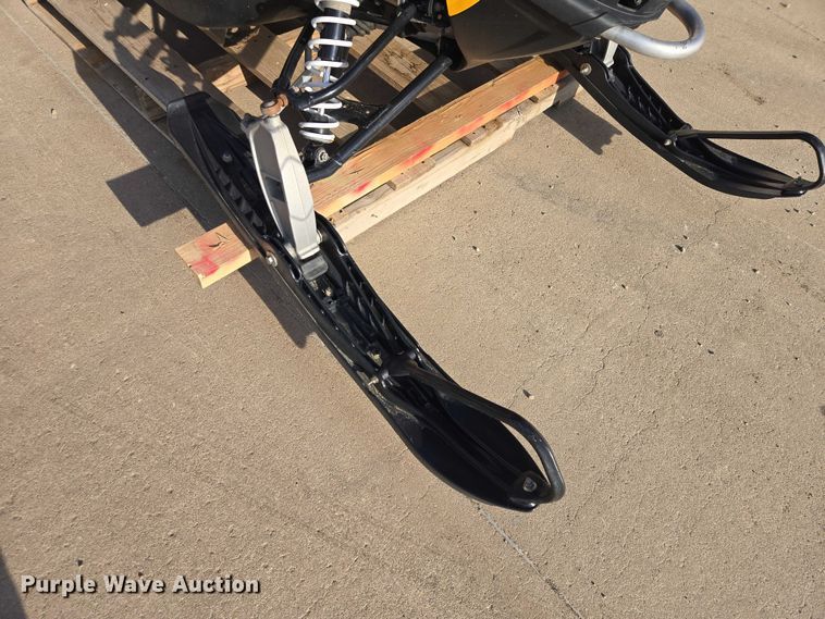 image for item EV5943 2011 Polaris 600 IQ Shift snowmobile