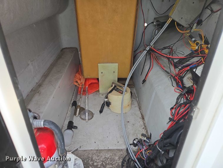 image for item EV5944 1995 Ranger 210C boat