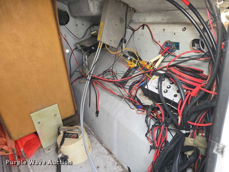 image for item EV5944 1995 Ranger 210C boat