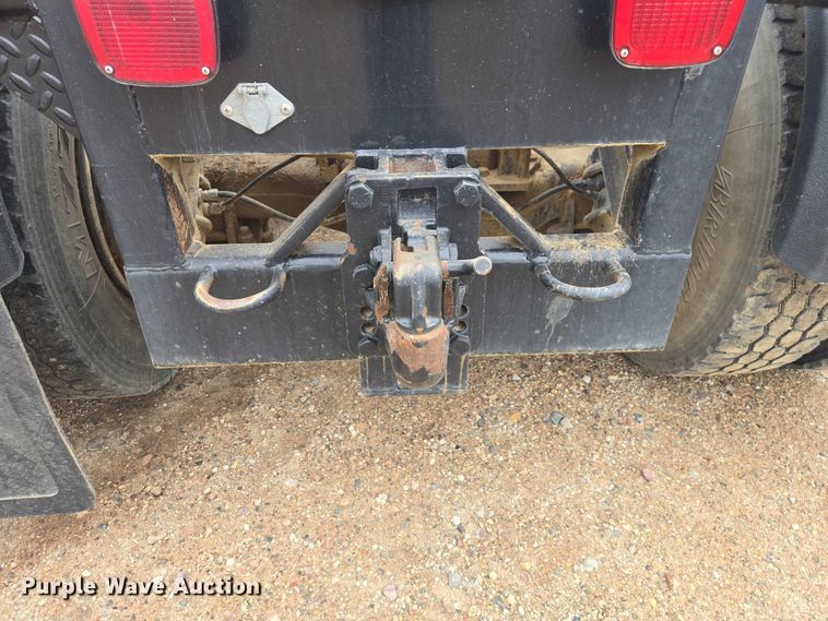image for item EV5959 1989 Mack DM690S truck cab and chassis