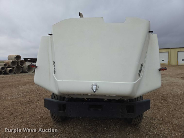 image for item EV5959 1989 Mack DM690S truck cab and chassis