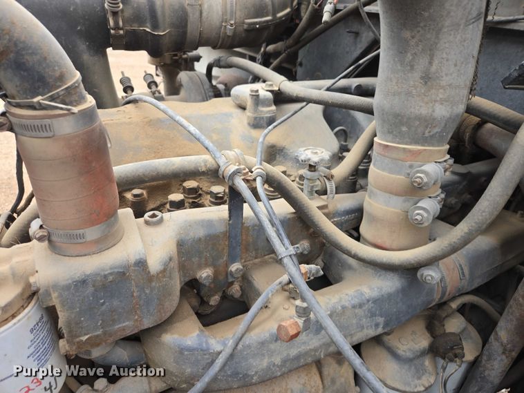 image for item EV5959 1989 Mack DM690S truck cab and chassis