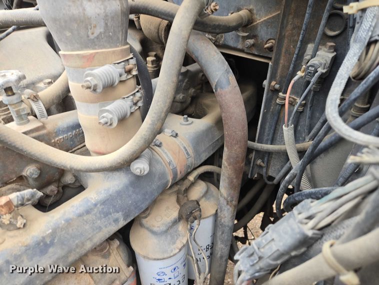 image for item EV5959 1989 Mack DM690S truck cab and chassis