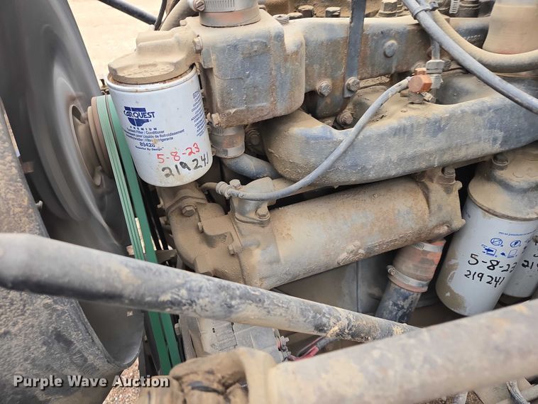 image for item EV5959 1989 Mack DM690S truck cab and chassis