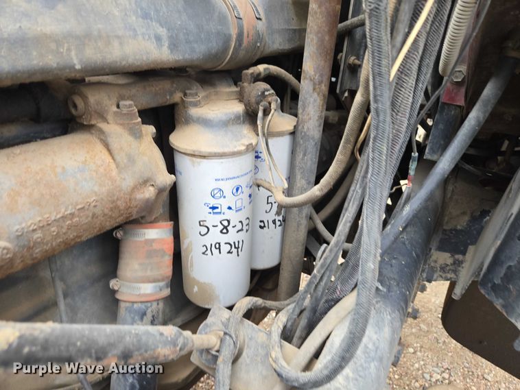 image for item EV5959 1989 Mack DM690S truck cab and chassis