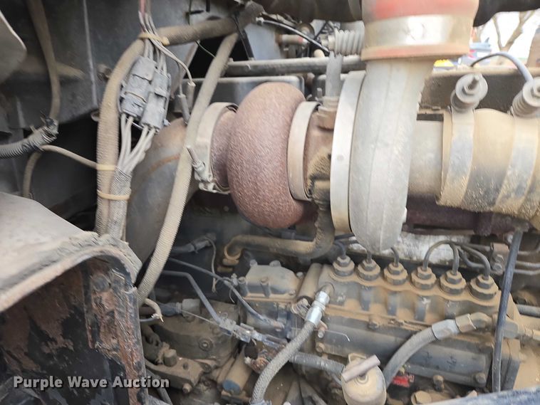 image for item EV5959 1989 Mack DM690S truck cab and chassis