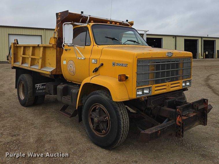 image for item EV5960 1989 Chevrolet C70 dump truck
