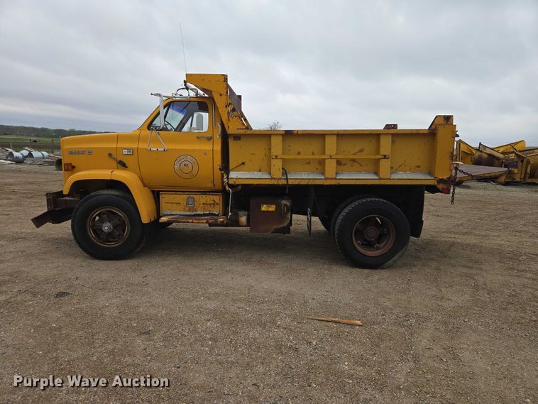 image for item EV5960 1989 Chevrolet C70 dump truck