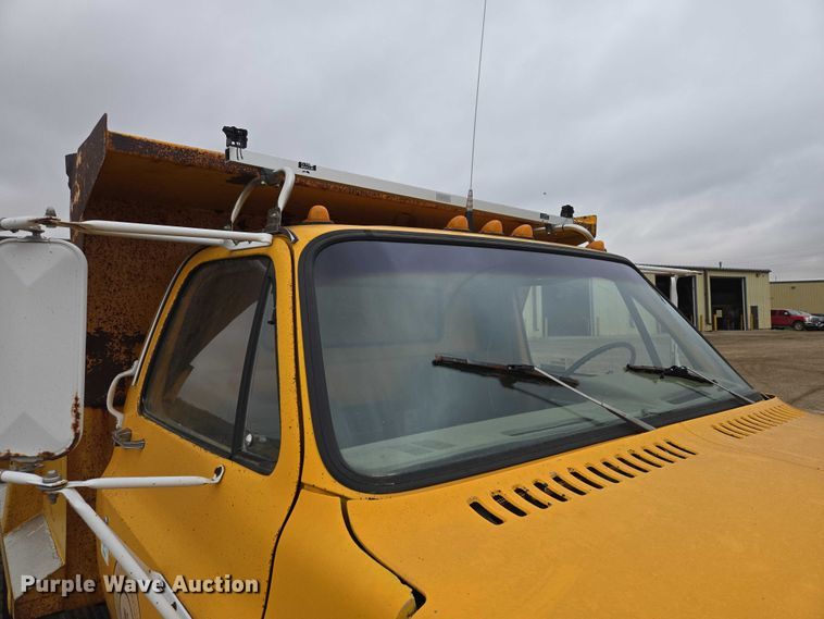 image for item EV5960 1989 Chevrolet C70 dump truck