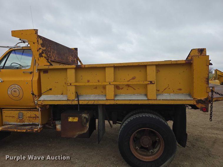 image for item EV5960 1989 Chevrolet C70 dump truck