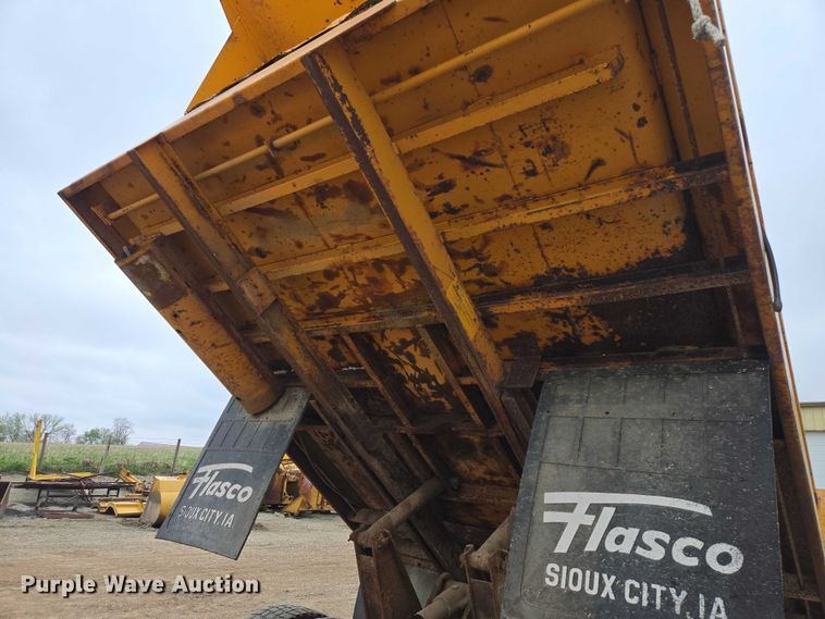image for item EV5960 1989 Chevrolet C70 dump truck