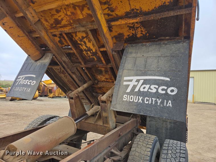 image for item EV5960 1989 Chevrolet C70 dump truck
