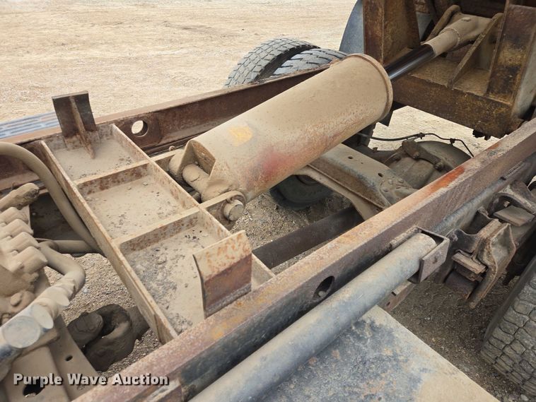 image for item EV5960 1989 Chevrolet C70 dump truck