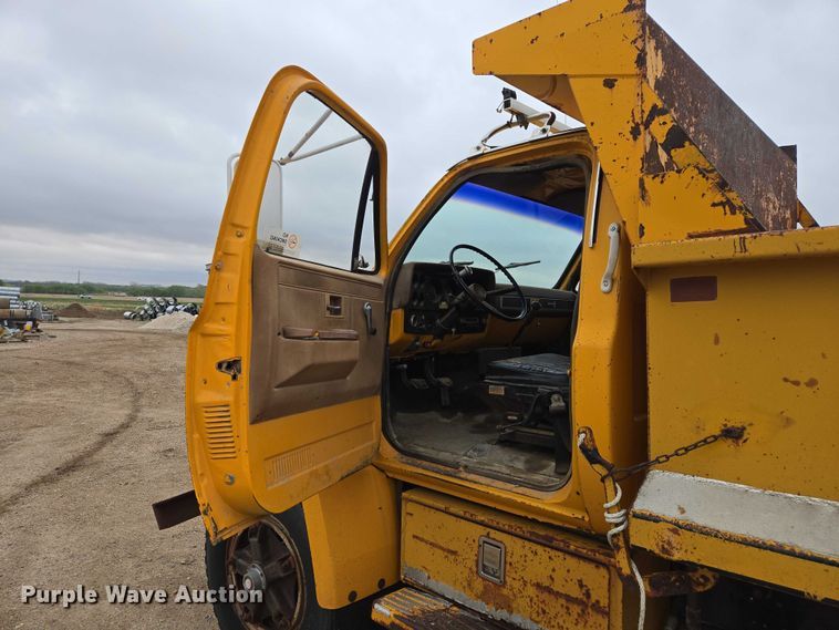 image for item EV5960 1989 Chevrolet C70 dump truck