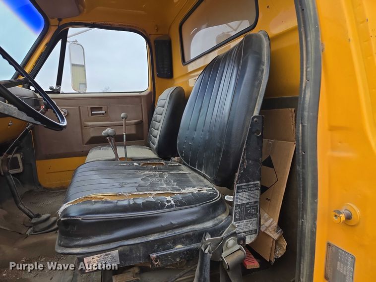 image for item EV5960 1989 Chevrolet C70 dump truck