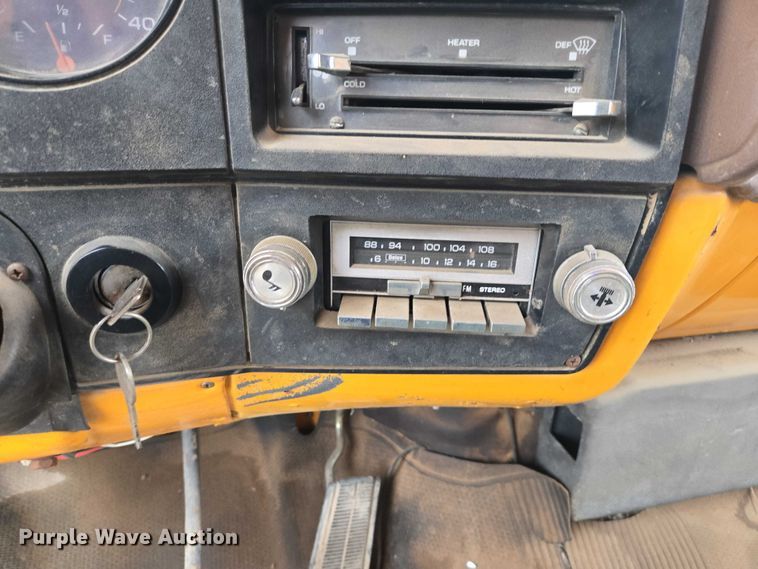 image for item EV5960 1989 Chevrolet C70 dump truck