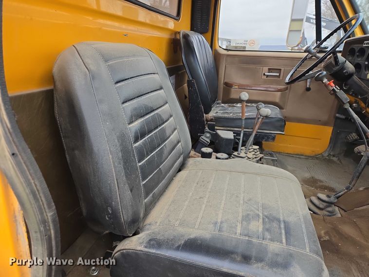 image for item EV5960 1989 Chevrolet C70 dump truck