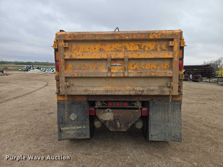 image for item EV5962 2005 International 7500 dump truck
