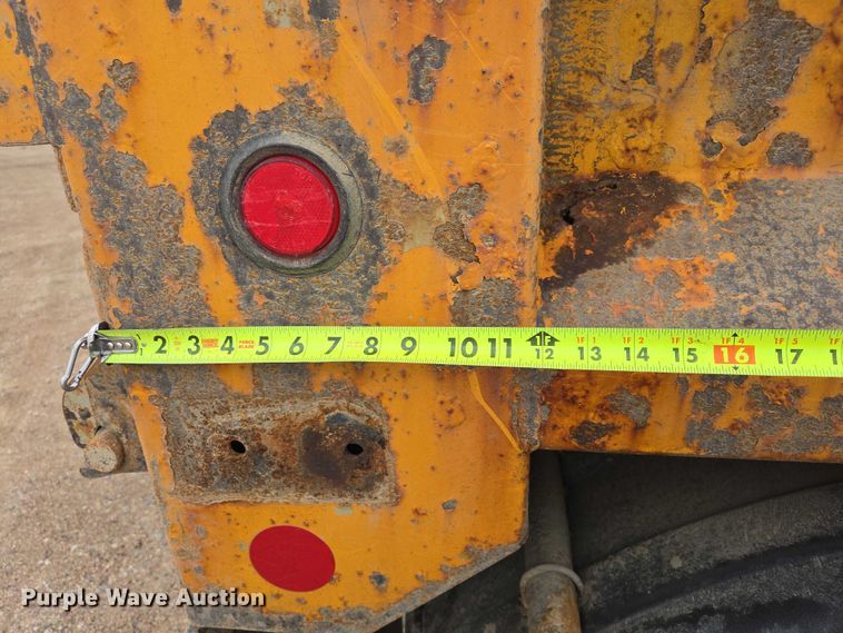 image for item EV5962 2005 International 7500 dump truck