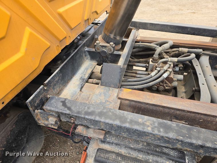 image for item EV5962 2005 International 7500 dump truck