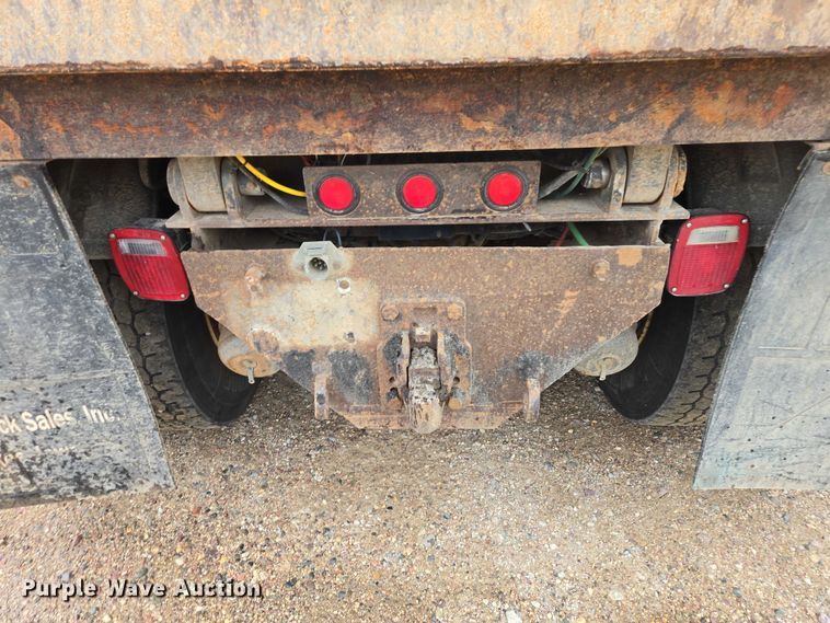 image for item EV5962 2005 International 7500 dump truck