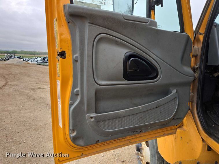 image for item EV5962 2005 International 7500 dump truck