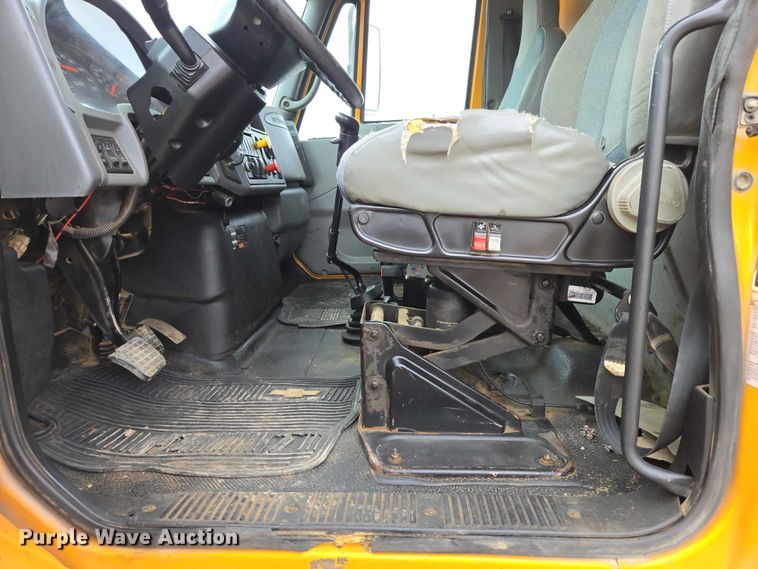 image for item EV5962 2005 International 7500 dump truck