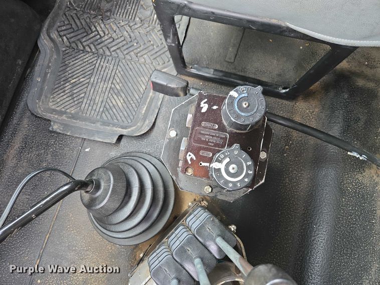 image for item EV5962 2005 International 7500 dump truck