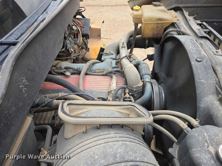 image for item EV5962 2005 International 7500 dump truck