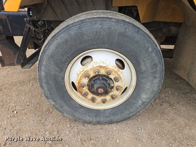 image for item EV5962 2005 International 7500 dump truck