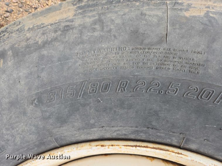 image for item EV5962 2005 International 7500 dump truck