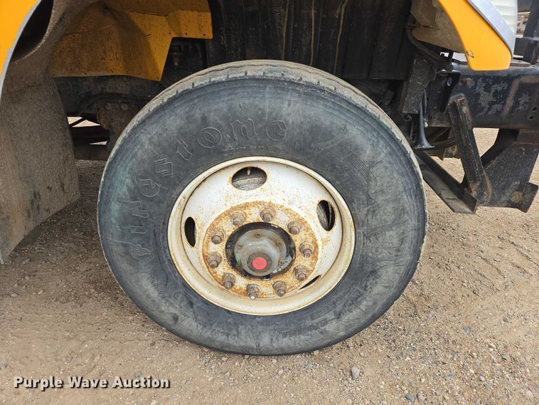 image for item EV5962 2005 International 7500 dump truck
