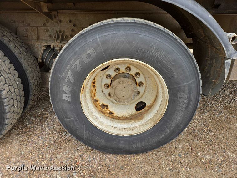 image for item EV5962 2005 International 7500 dump truck