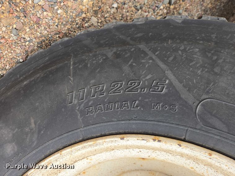 image for item EV5962 2005 International 7500 dump truck