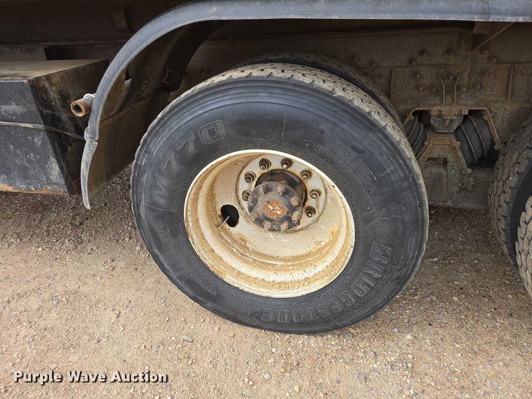 image for item EV5962 2005 International 7500 dump truck