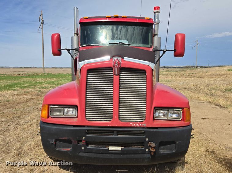 image for item EV5963 1992 Kenworth T600 semi truck