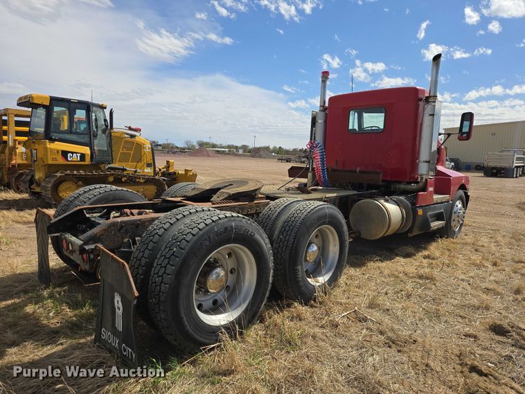 image for item EV5963 1992 Kenworth T600 semi truck