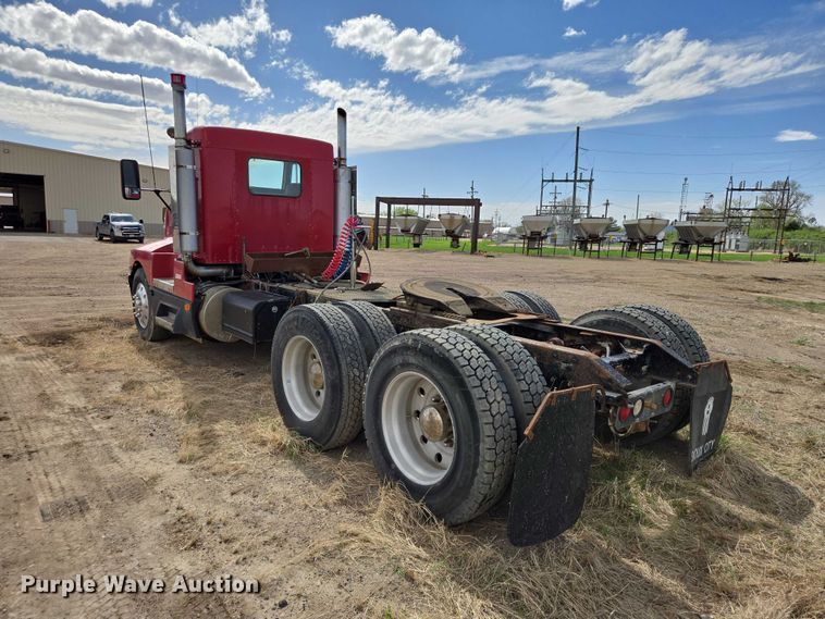 image for item EV5963 1992 Kenworth T600 semi truck