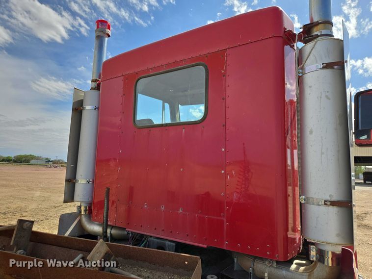 image for item EV5963 1992 Kenworth T600 semi truck