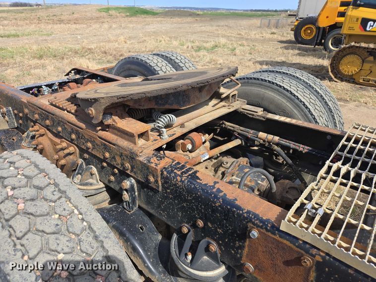 image for item EV5963 1992 Kenworth T600 semi truck