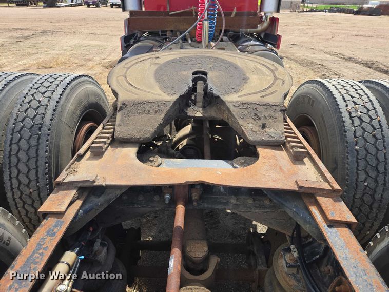 image for item EV5963 1992 Kenworth T600 semi truck