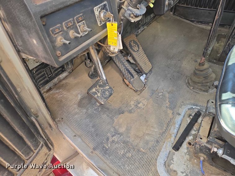 image for item EV5963 1992 Kenworth T600 semi truck